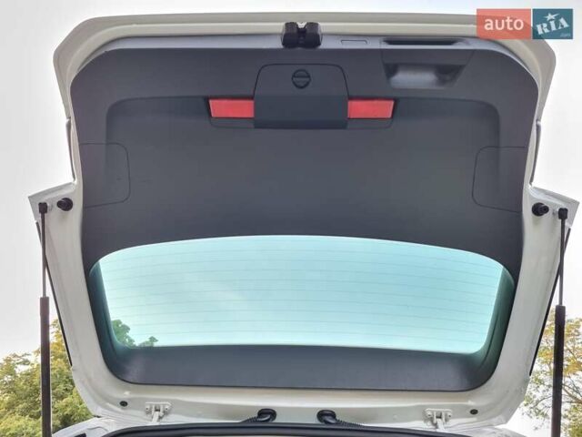 Белый Фольксваген Пассат, объемом двигателя 1.6 л и пробегом 267 тыс. км за 12750 $, фото 42 на Automoto.ua