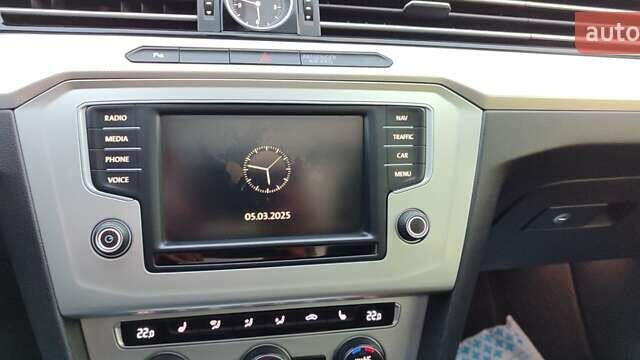 Белый Фольксваген Пассат, объемом двигателя 2 л и пробегом 270 тыс. км за 15000 $, фото 35 на Automoto.ua
