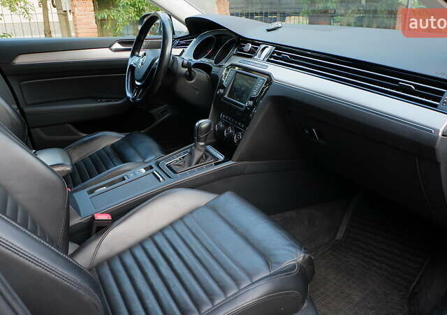 Белый Фольксваген Пассат, объемом двигателя 2 л и пробегом 280 тыс. км за 16400 $, фото 51 на Automoto.ua