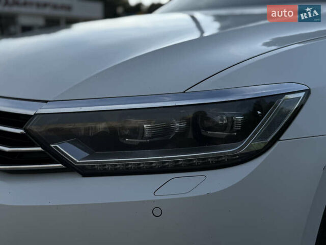 Білий Фольксваген Пассат, об'ємом двигуна 2 л та пробігом 330 тис. км за 11500 $, фото 15 на Automoto.ua