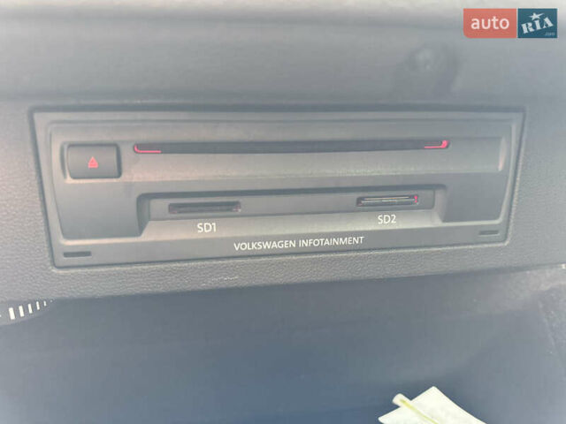 Белый Фольксваген Пассат, объемом двигателя 2 л и пробегом 291 тыс. км за 13500 $, фото 19 на Automoto.ua