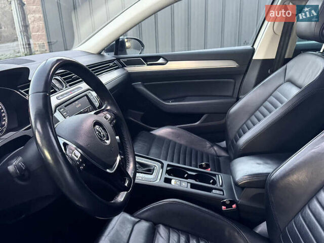 Білий Фольксваген Пассат, об'ємом двигуна 2 л та пробігом 215 тис. км за 16999 $, фото 33 на Automoto.ua