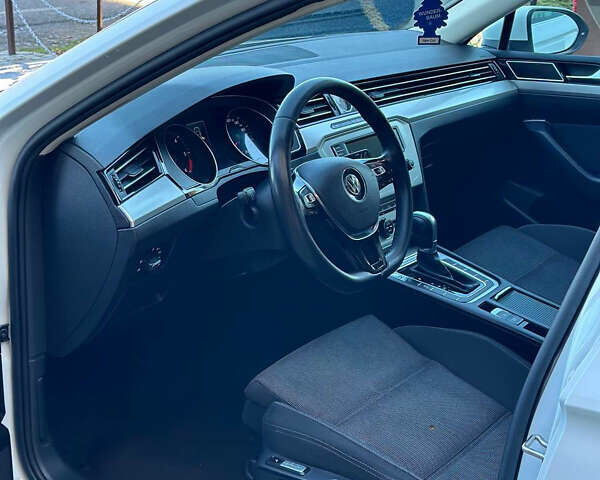 Белый Фольксваген Пассат, объемом двигателя 1.97 л и пробегом 184 тыс. км за 16500 $, фото 35 на Automoto.ua