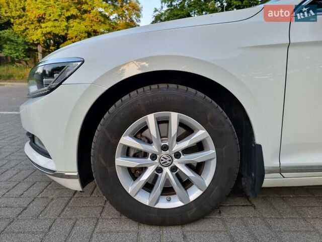 Белый Фольксваген Пассат, объемом двигателя 1.6 л и пробегом 267 тыс. км за 12750 $, фото 15 на Automoto.ua