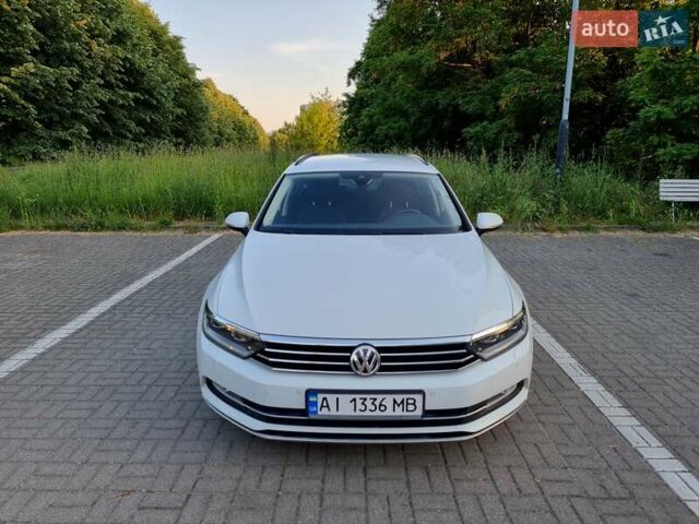 Белый Фольксваген Пассат, объемом двигателя 1.6 л и пробегом 267 тыс. км за 12750 $, фото 6 на Automoto.ua