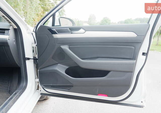 Белый Фольксваген Пассат, объемом двигателя 2 л и пробегом 280 тыс. км за 16400 $, фото 34 на Automoto.ua