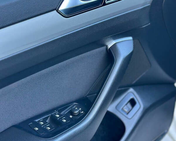 Белый Фольксваген Пассат, объемом двигателя 1.97 л и пробегом 184 тыс. км за 16500 $, фото 38 на Automoto.ua