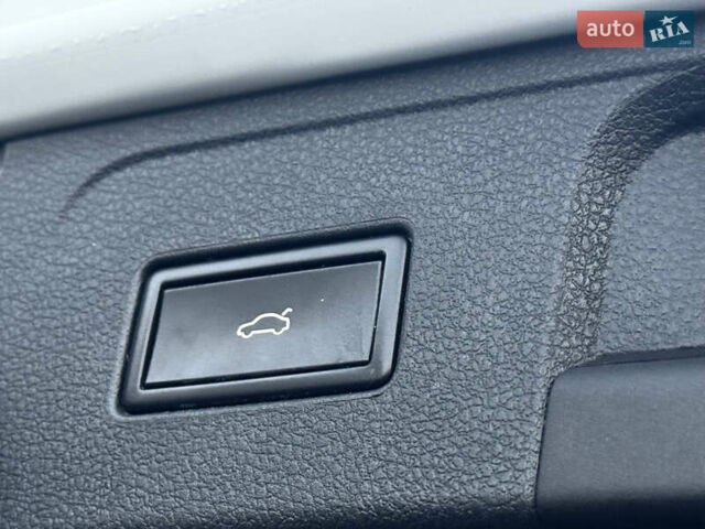 Білий Фольксваген Пассат, об'ємом двигуна 2 л та пробігом 215 тис. км за 16999 $, фото 55 на Automoto.ua