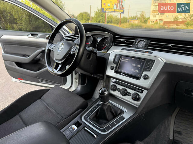 Білий Фольксваген Пассат, об'ємом двигуна 2 л та пробігом 330 тис. км за 11500 $, фото 27 на Automoto.ua