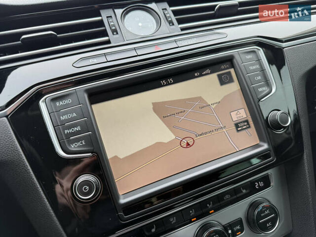 Белый Фольксваген Пассат, объемом двигателя 1.97 л и пробегом 236 тыс. км за 13750 $, фото 88 на Automoto.ua