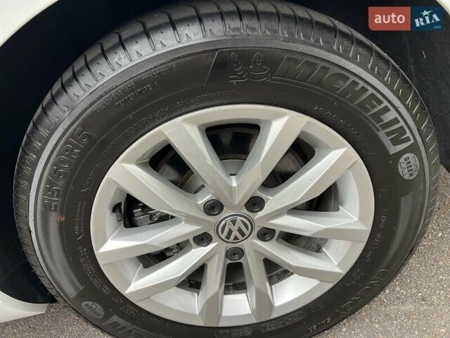 Белый Фольксваген Пассат, объемом двигателя 1.6 л и пробегом 221 тыс. км за 15500 $, фото 5 на Automoto.ua