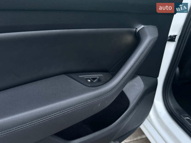 Білий Фольксваген Пассат, об'ємом двигуна 2 л та пробігом 215 тис. км за 16999 $, фото 51 на Automoto.ua