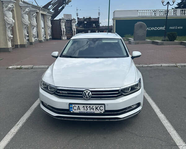 Белый Фольксваген Пассат, объемом двигателя 1.97 л и пробегом 262 тыс. км за 15100 $, фото 1 на Automoto.ua