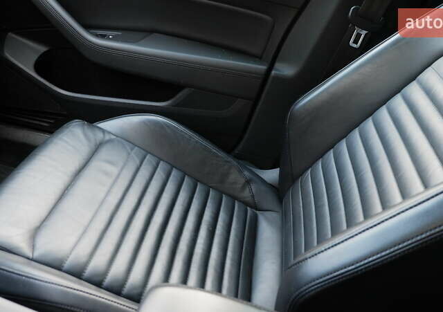 Белый Фольксваген Пассат, объемом двигателя 2 л и пробегом 280 тыс. км за 16400 $, фото 26 на Automoto.ua