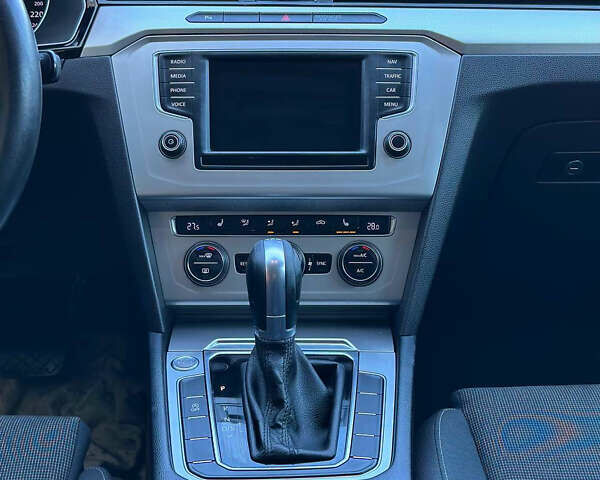 Белый Фольксваген Пассат, объемом двигателя 1.97 л и пробегом 184 тыс. км за 16500 $, фото 31 на Automoto.ua