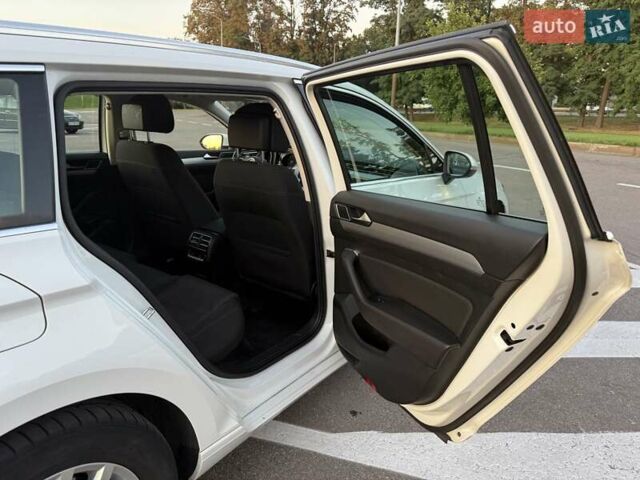 Белый Фольксваген Пассат, объемом двигателя 1.97 л и пробегом 292 тыс. км за 14000 $, фото 13 на Automoto.ua