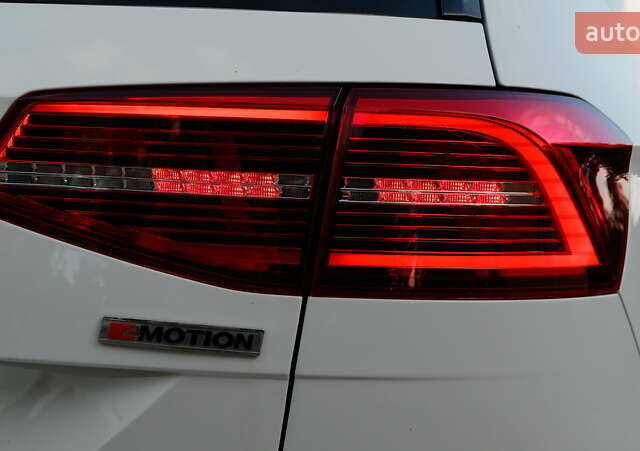 Белый Фольксваген Пассат, объемом двигателя 2 л и пробегом 280 тыс. км за 16400 $, фото 12 на Automoto.ua