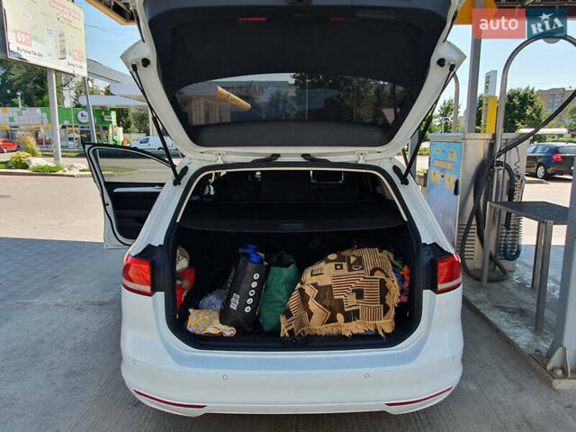 Белый Фольксваген Пассат, объемом двигателя 1.97 л и пробегом 215 тыс. км за 15100 $, фото 5 на Automoto.ua