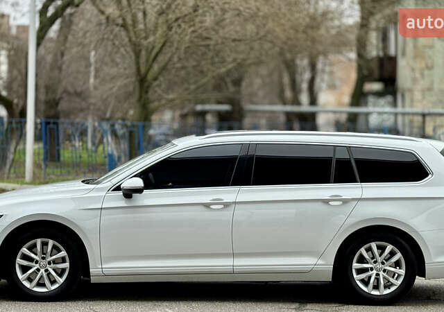 Білий Фольксваген Пассат, об'ємом двигуна 1.97 л та пробігом 301 тис. км за 14999 $, фото 4 на Automoto.ua