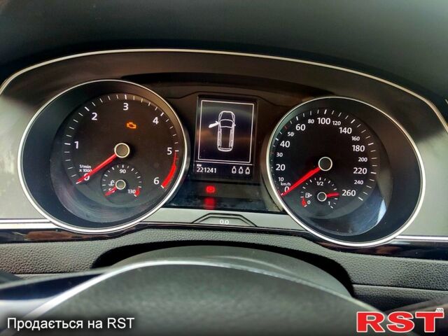 Білий Фольксваген Пассат, об'ємом двигуна 1.6 л та пробігом 220 тис. км за 14000 $, фото 4 на Automoto.ua