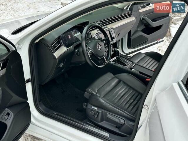 Белый Фольксваген Пассат, объемом двигателя 2 л и пробегом 308 тыс. км за 14350 $, фото 35 на Automoto.ua