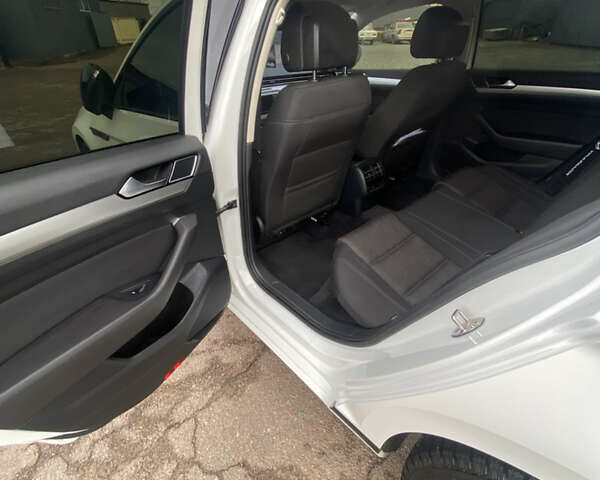 Білий Фольксваген Пассат, об'ємом двигуна 1.97 л та пробігом 260 тис. км за 15200 $, фото 14 на Automoto.ua