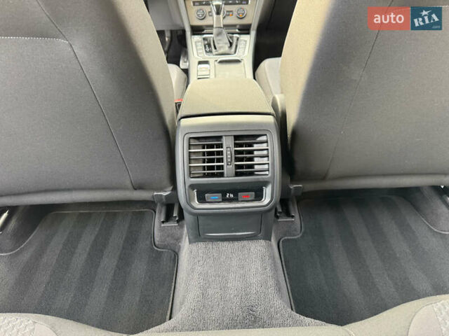 Белый Фольксваген Пассат, объемом двигателя 2 л и пробегом 291 тыс. км за 13500 $, фото 38 на Automoto.ua