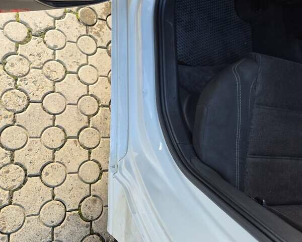 Білий Фольксваген Пассат, об'ємом двигуна 1.97 л та пробігом 302 тис. км за 13200 $, фото 20 на Automoto.ua