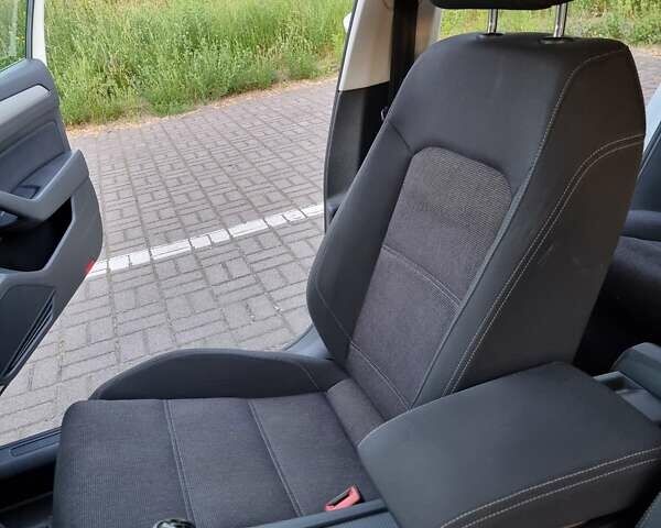 Белый Фольксваген Пассат, объемом двигателя 1.6 л и пробегом 267 тыс. км за 12750 $, фото 30 на Automoto.ua