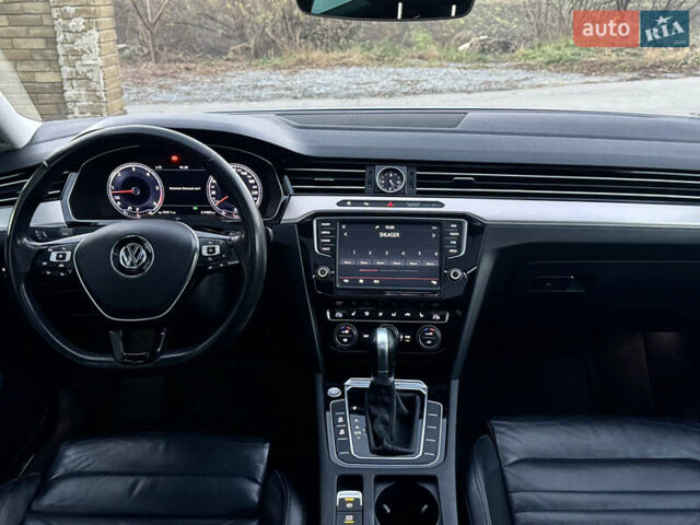 Білий Фольксваген Пассат, об'ємом двигуна 2 л та пробігом 215 тис. км за 16999 $, фото 37 на Automoto.ua