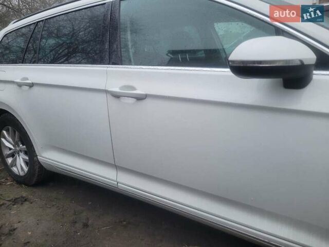 Белый Фольксваген Пассат, объемом двигателя 2 л и пробегом 270 тыс. км за 13500 $, фото 7 на Automoto.ua
