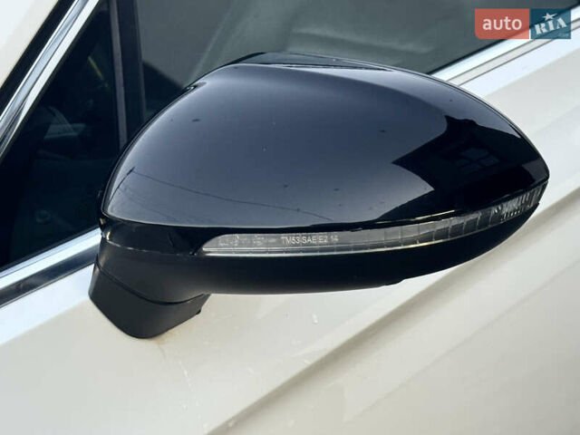 Білий Фольксваген Пассат, об'ємом двигуна 2 л та пробігом 215 тис. км за 16999 $, фото 26 на Automoto.ua