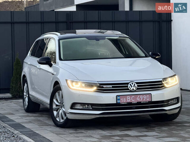 Білий Фольксваген Пассат, об'ємом двигуна 2 л та пробігом 215 тис. км за 16999 $, фото 1 на Automoto.ua