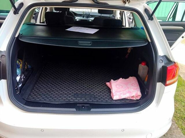 Білий Фольксваген Пассат, об'ємом двигуна 1.6 л та пробігом 220 тис. км за 14000 $, фото 6 на Automoto.ua