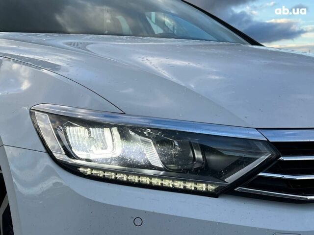 Белый Фольксваген Пассат, объемом двигателя 2 л и пробегом 316 тыс. км за 19480 $, фото 12 на Automoto.ua