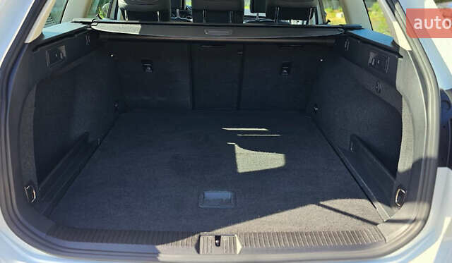 Белый Фольксваген Пассат, объемом двигателя 1.6 л и пробегом 248 тыс. км за 13600 $, фото 17 на Automoto.ua