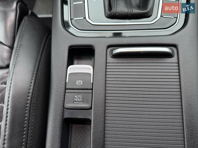 Белый Фольксваген Пассат, объемом двигателя 2 л и пробегом 300 тыс. км за 16200 $, фото 25 на Automoto.ua