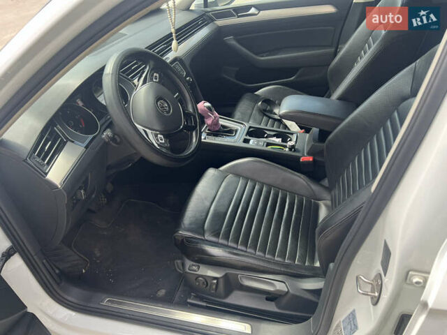 Белый Фольксваген Пассат, объемом двигателя 2 л и пробегом 330 тыс. км за 14500 $, фото 18 на Automoto.ua