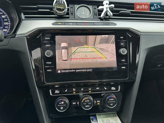 Белый Фольксваген Пассат, объемом двигателя 1.97 л и пробегом 290 тыс. км за 16666 $, фото 30 на Automoto.ua