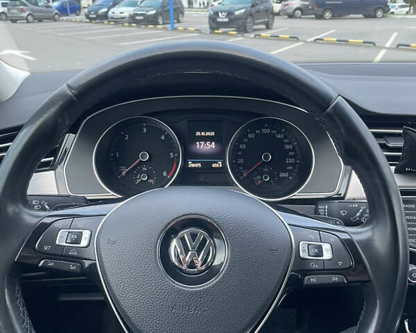 Белый Фольксваген Пассат, объемом двигателя 1.97 л и пробегом 248 тыс. км за 16200 $, фото 12 на Automoto.ua