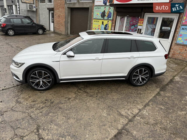 Белый Фольксваген Пассат, объемом двигателя 2 л и пробегом 169 тыс. км за 23999 $, фото 9 на Automoto.ua