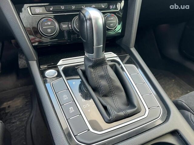 Белый Фольксваген Пассат, объемом двигателя 2 л и пробегом 316 тыс. км за 19480 $, фото 29 на Automoto.ua