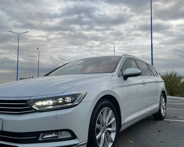 Белый Фольксваген Пассат, объемом двигателя 1.97 л и пробегом 248 тыс. км за 16200 $, фото 1 на Automoto.ua