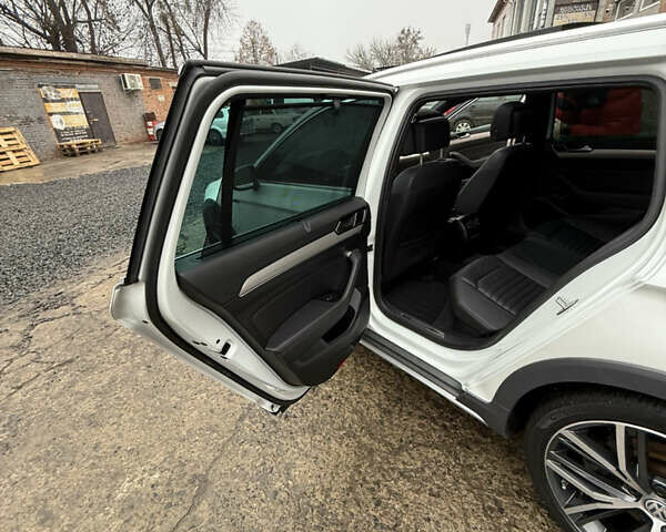 Белый Фольксваген Пассат, объемом двигателя 2 л и пробегом 169 тыс. км за 23999 $, фото 45 на Automoto.ua