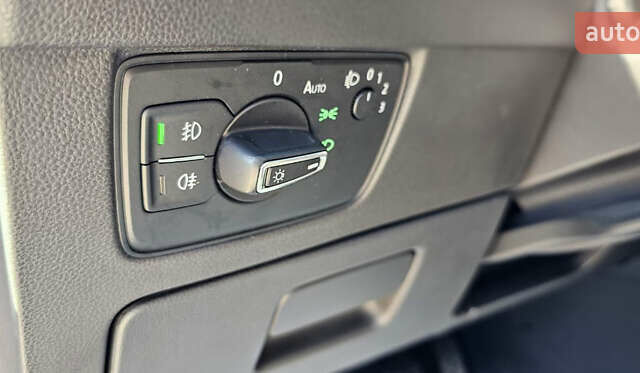 Белый Фольксваген Пассат, объемом двигателя 1.6 л и пробегом 248 тыс. км за 13600 $, фото 12 на Automoto.ua