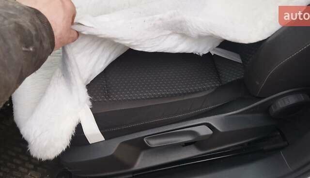 Білий Фольксваген Пассат, об'ємом двигуна 1.6 л та пробігом 298 тис. км за 13450 $, фото 11 на Automoto.ua