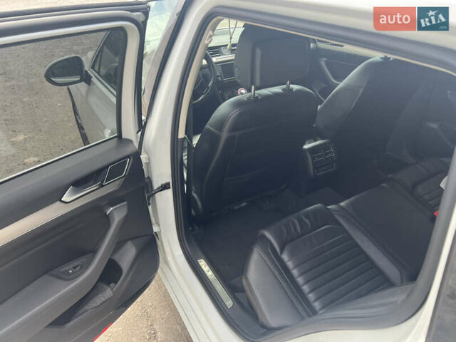 Белый Фольксваген Пассат, объемом двигателя 2 л и пробегом 330 тыс. км за 14500 $, фото 20 на Automoto.ua