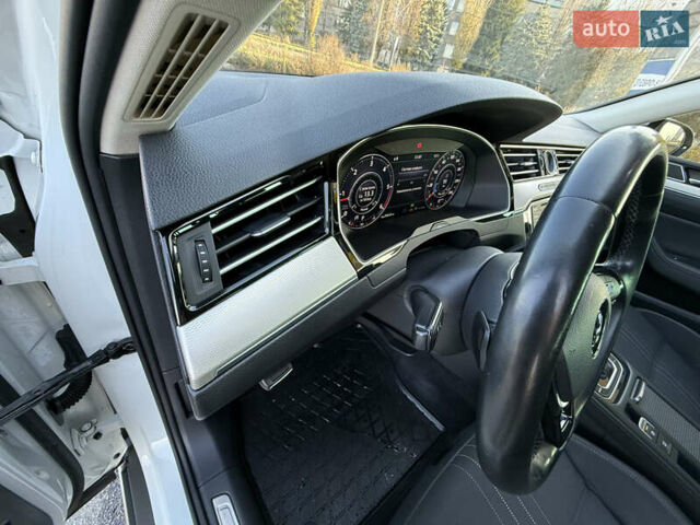 Белый Фольксваген Пассат, объемом двигателя 1.97 л и пробегом 195 тыс. км за 16999 $, фото 58 на Automoto.ua