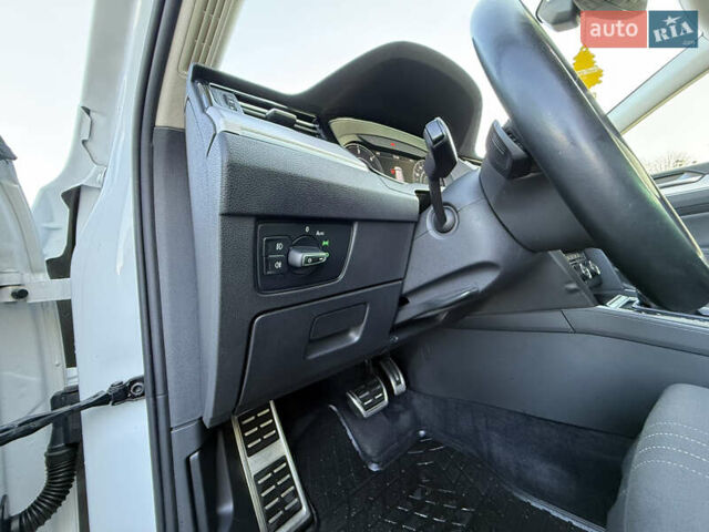 Белый Фольксваген Пассат, объемом двигателя 1.97 л и пробегом 195 тыс. км за 16999 $, фото 37 на Automoto.ua