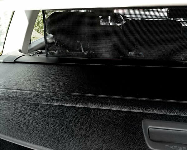 Білий Фольксваген Пассат, об'ємом двигуна 1.6 л та пробігом 207 тис. км за 13600 $, фото 15 на Automoto.ua